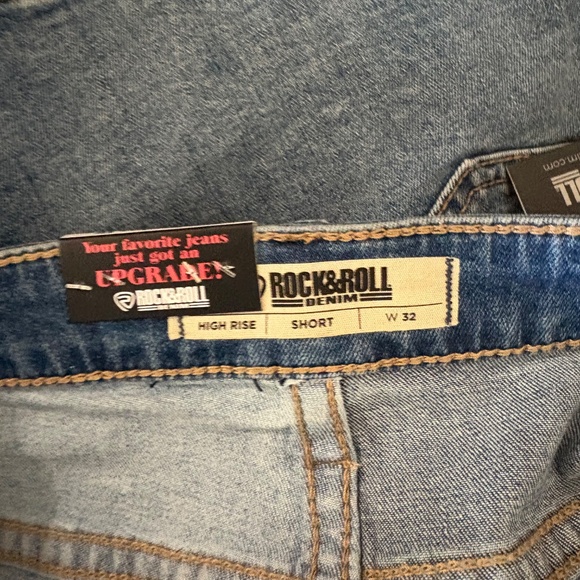 NWT - ROCK & ROLL DENIM  -  EXTRA STRETCH TWO-TONE SHORTS - Picture 12 of 16